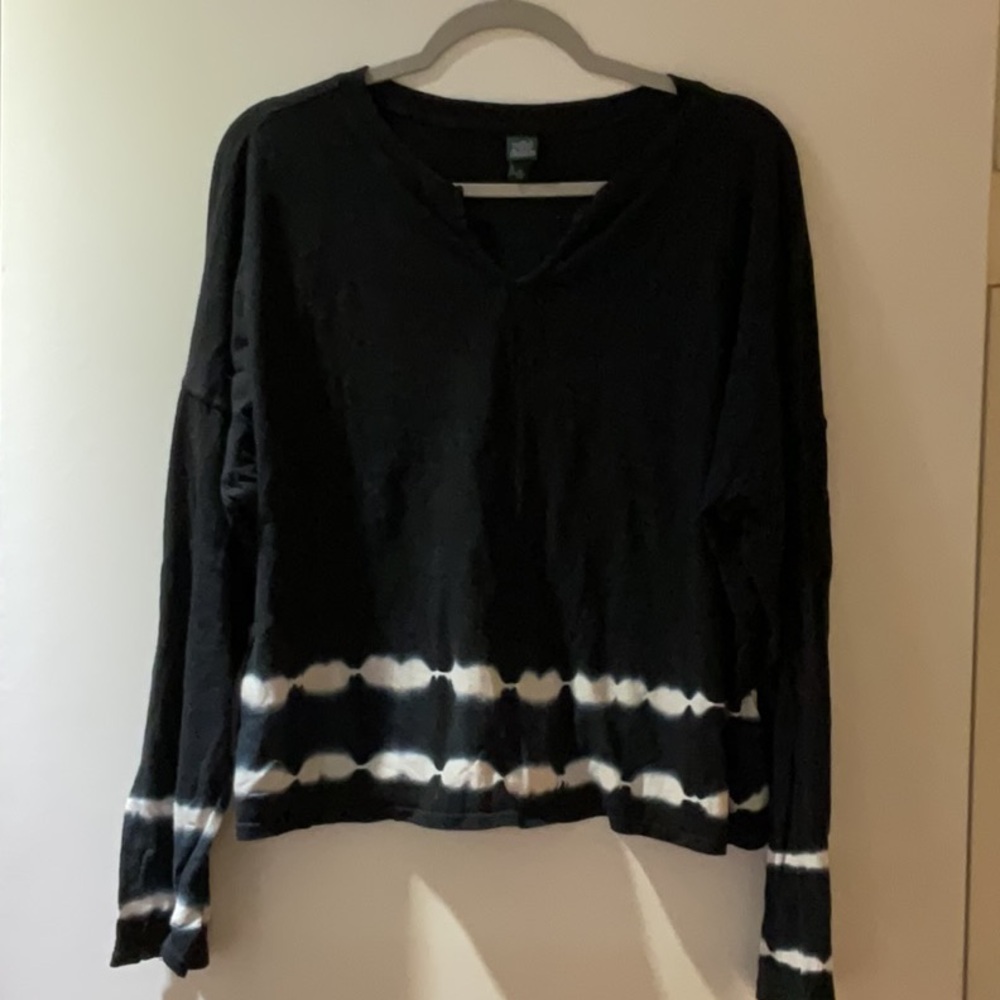 Wild Fable Black and White Tie-Dye Long Sleeve Tee